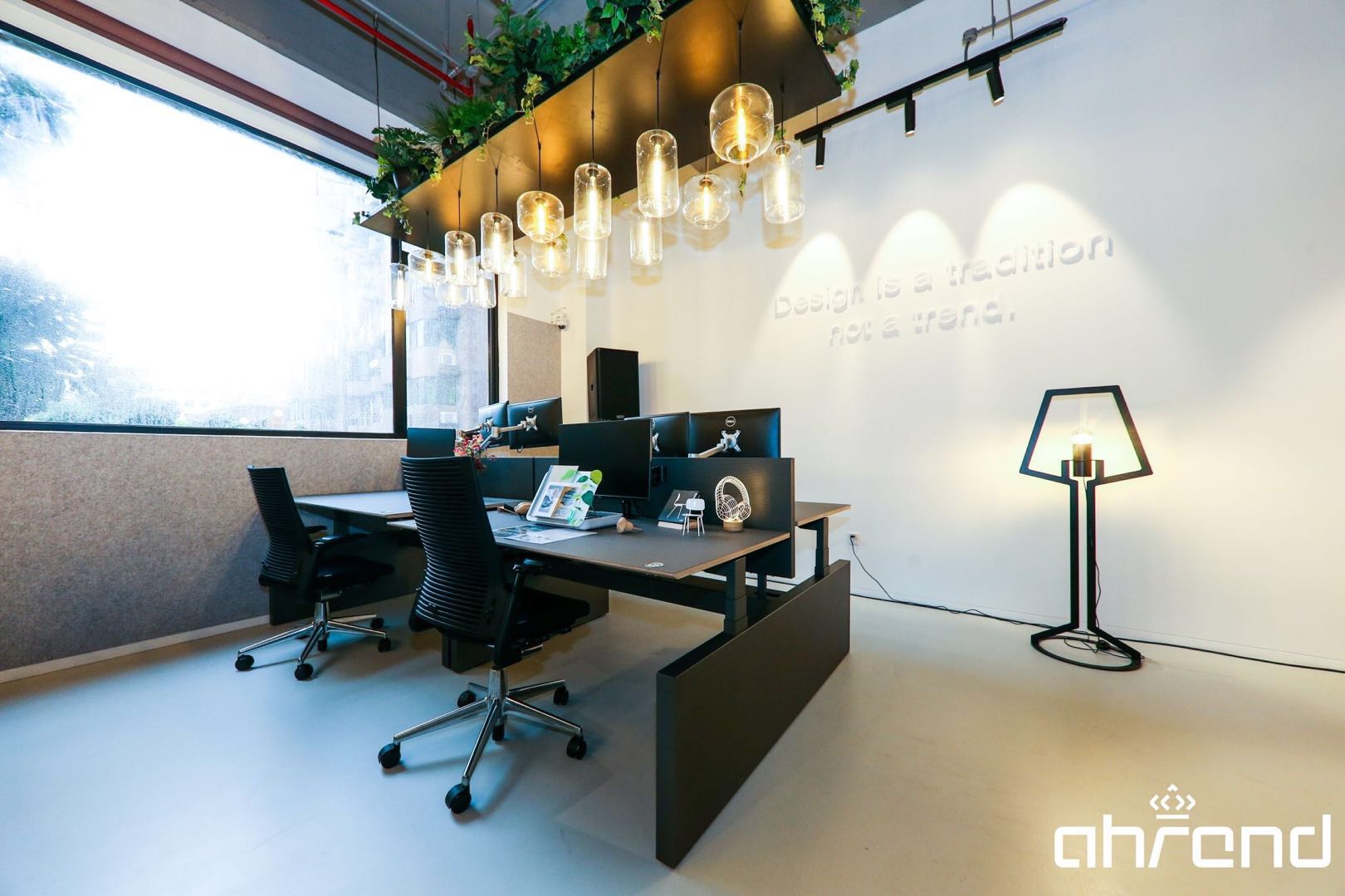 Ahrend6