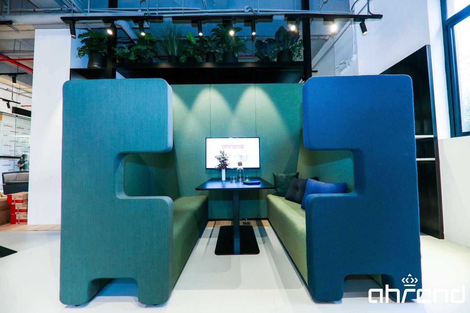 Ahrend7
